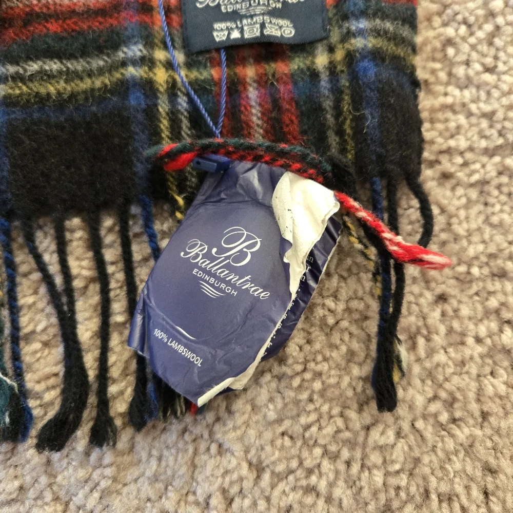 NWT Ballantrae Edinburgh 100% Lambswool Plaid Scarf 58